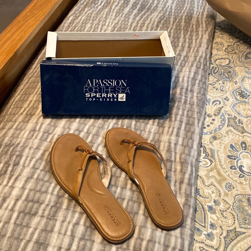Women’s sperry flip flops
